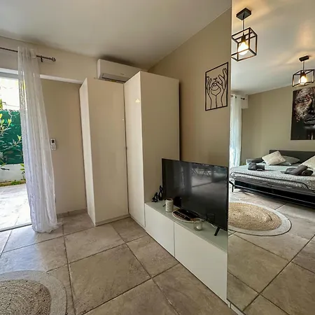 Cosy Madrid, Proche De La Apartment Cannes